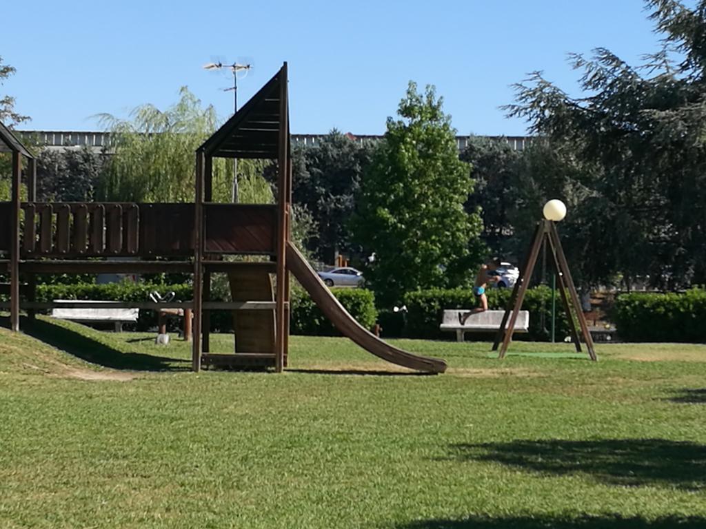 فندق Iron Gate Marina3B سارزانا المظهر الخارجي الصورة